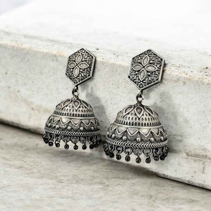 QUEEN OF MY CASTLE - CORINAA